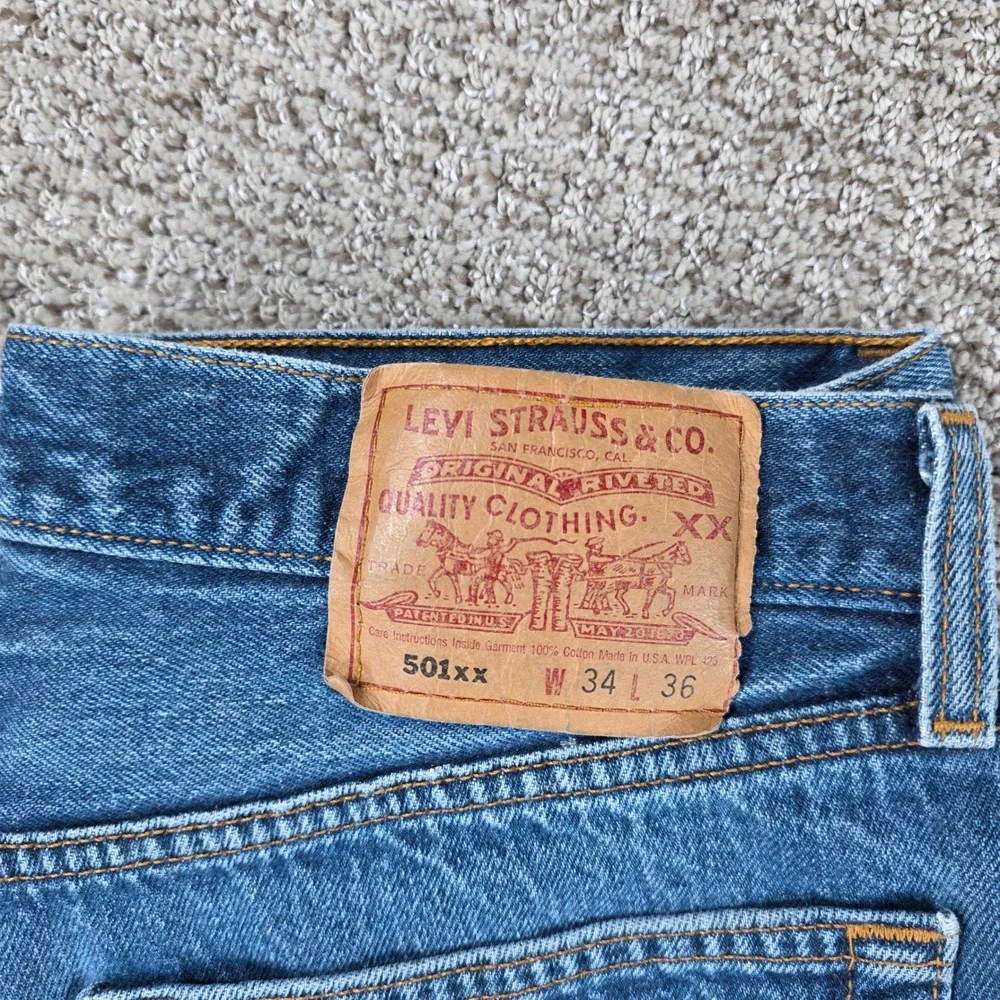 Vintage 90s Levis 501xx 32x33 Mens Blue Denim Straight Button Fly Jeans Made USA